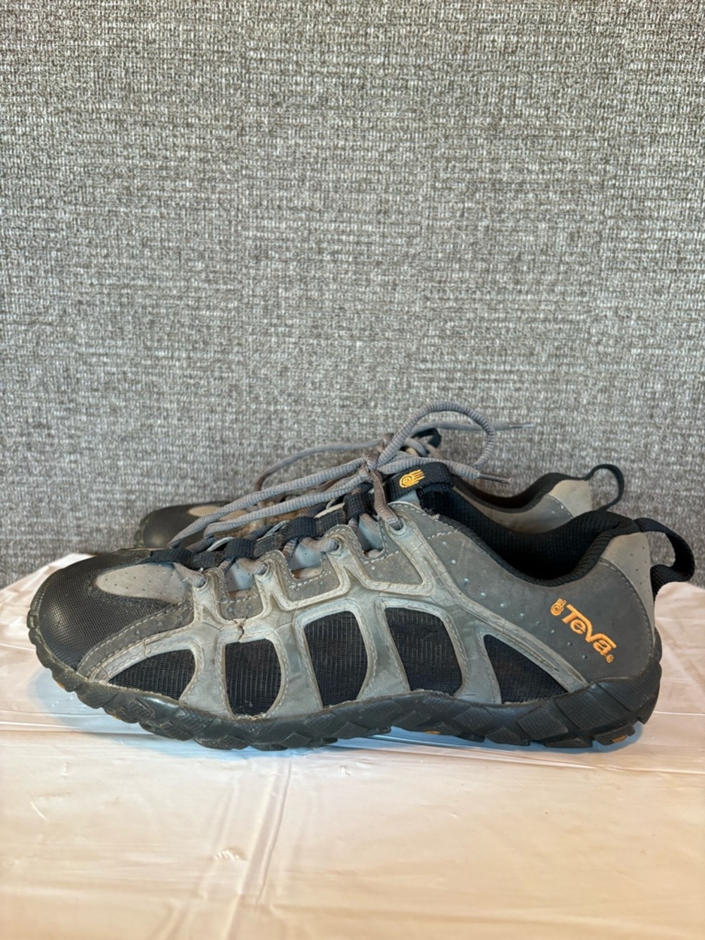 Teva Omnium Hybrid Hiking Water Shoes Men’s 8 Gray Mesh Breathable Outdoor Trail